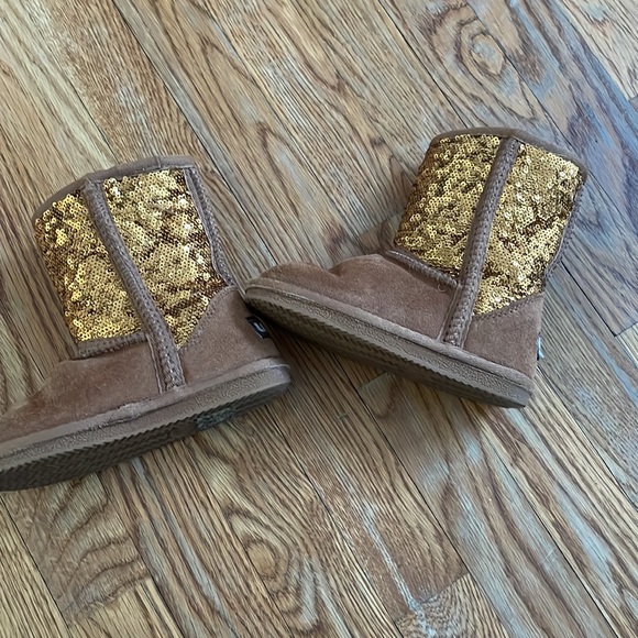 Sparkly sequence boot - Picture 2 of 7